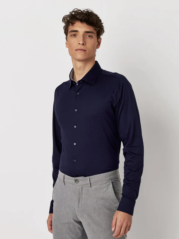  Men Wearing Shirt Tucked in 