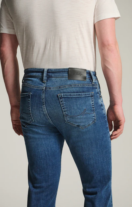 34 Heritage Courage Straight Leg Jeans in Used Brushed Organic Ultra